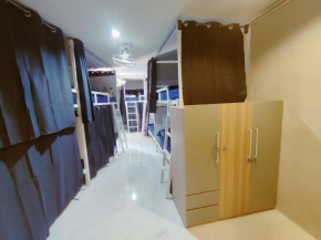 Babyshark Hostel - Loh Dalum Bay